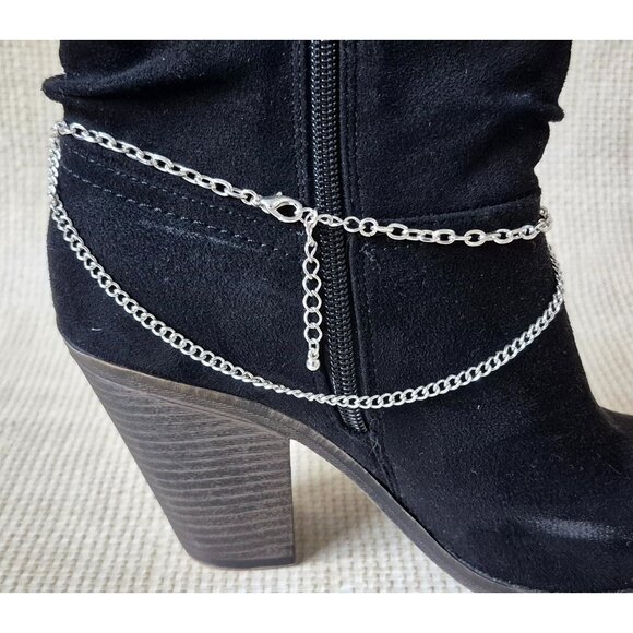 NWOT Cute Faux Stone Bead and Silver Tone Charm & Chain Boot Bracelet Accessory - Picture 3 of 6